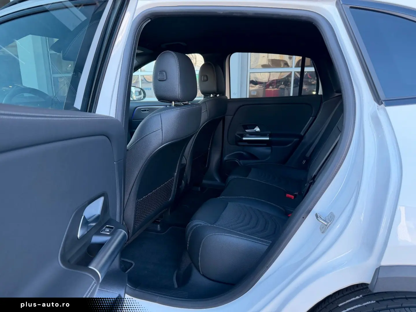 MERCEDES-BENZ EQA 300 4M Progressive