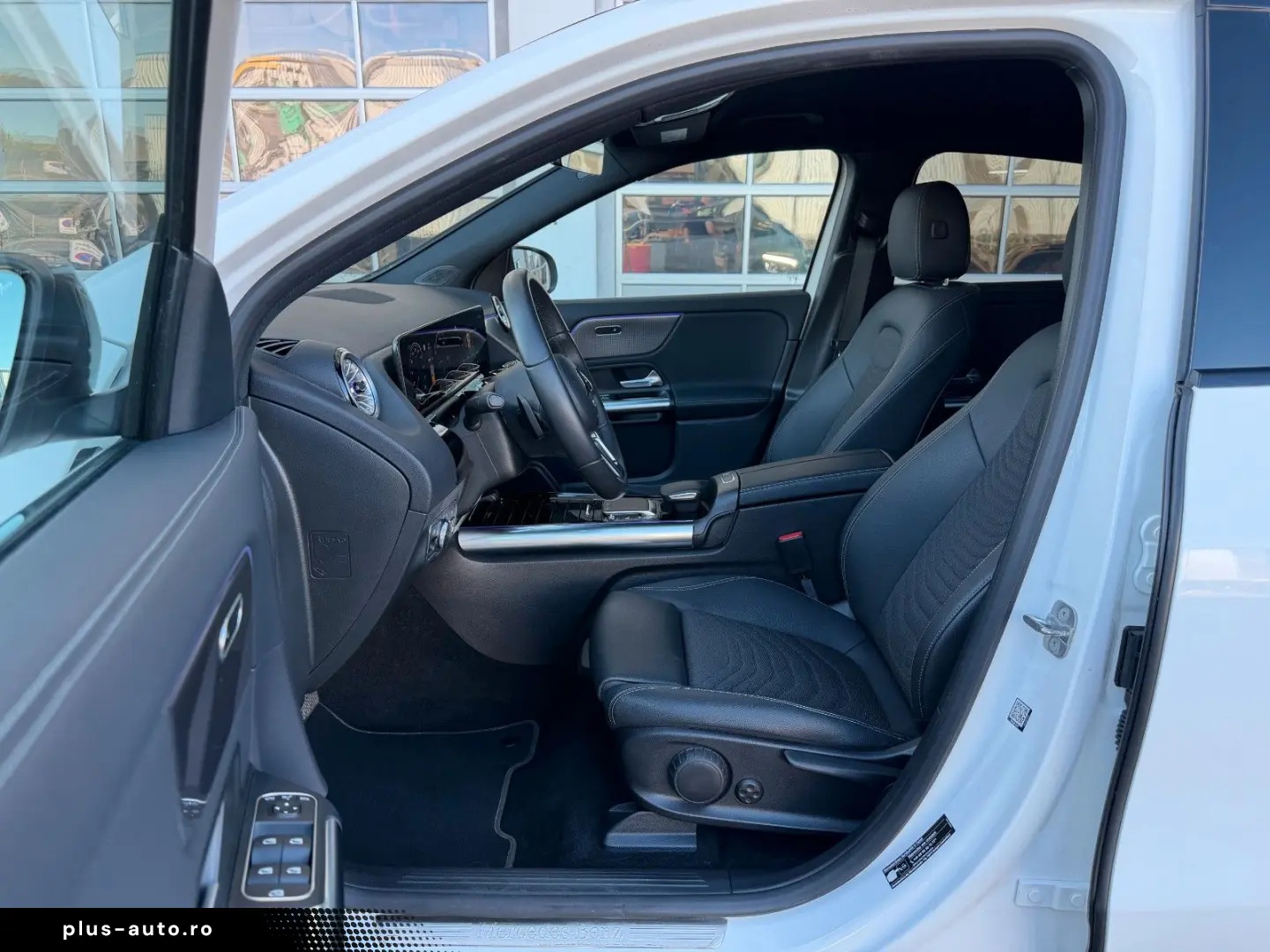 MERCEDES-BENZ EQA 300 4M Progressive