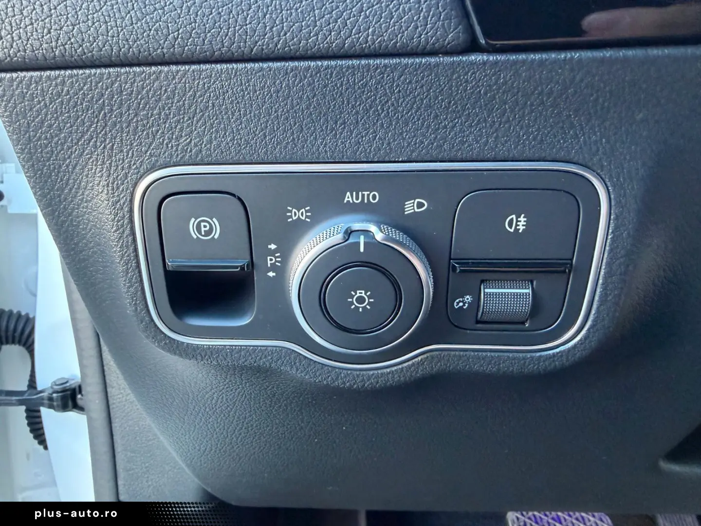 MERCEDES-BENZ EQA 300 4M Progressive