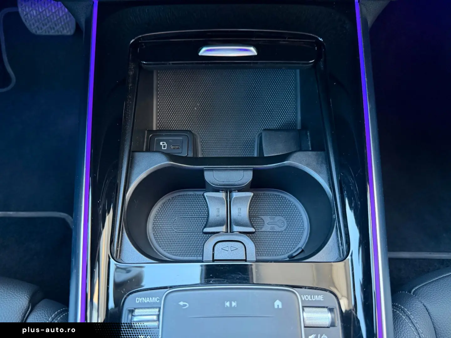 MERCEDES-BENZ EQA 300 4M Progressive