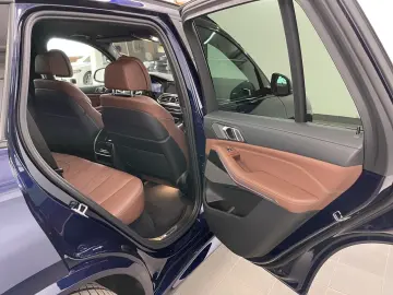 BMW X5 xDrive30d A M Sportpaket AHK HuD H K Komfortz