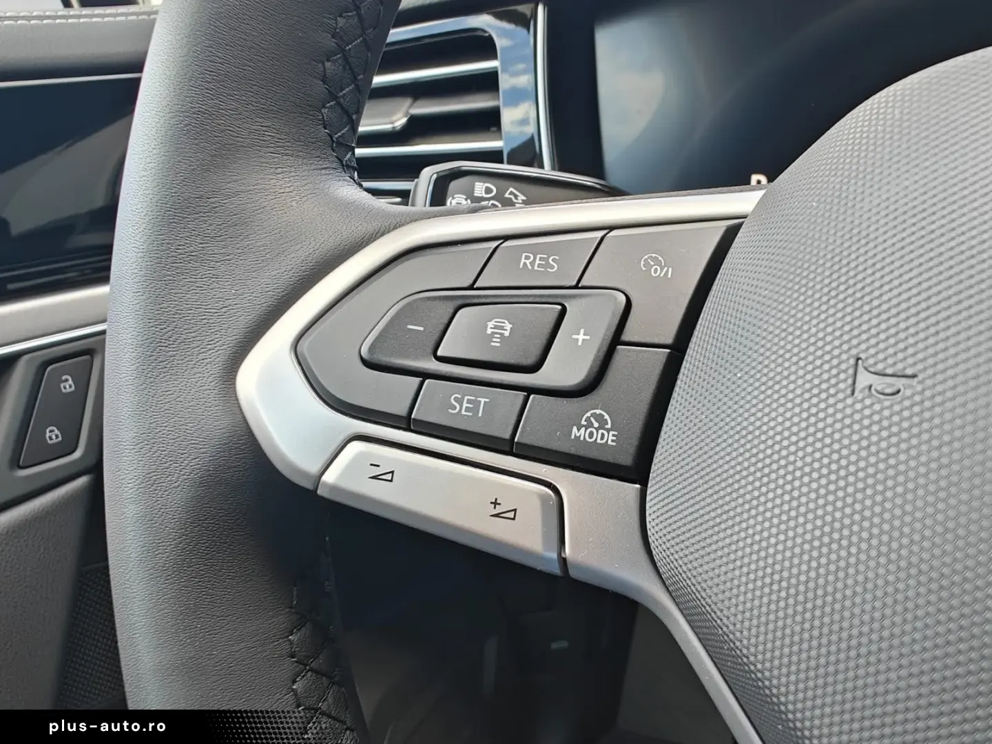 Volkswagen Touareg - Autoturism NOU - TVA deductibil