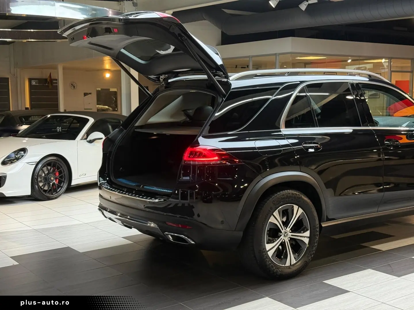 MERCEDES-BENZ GLE 350 e 4M Pano Head-up Burmester Distronic