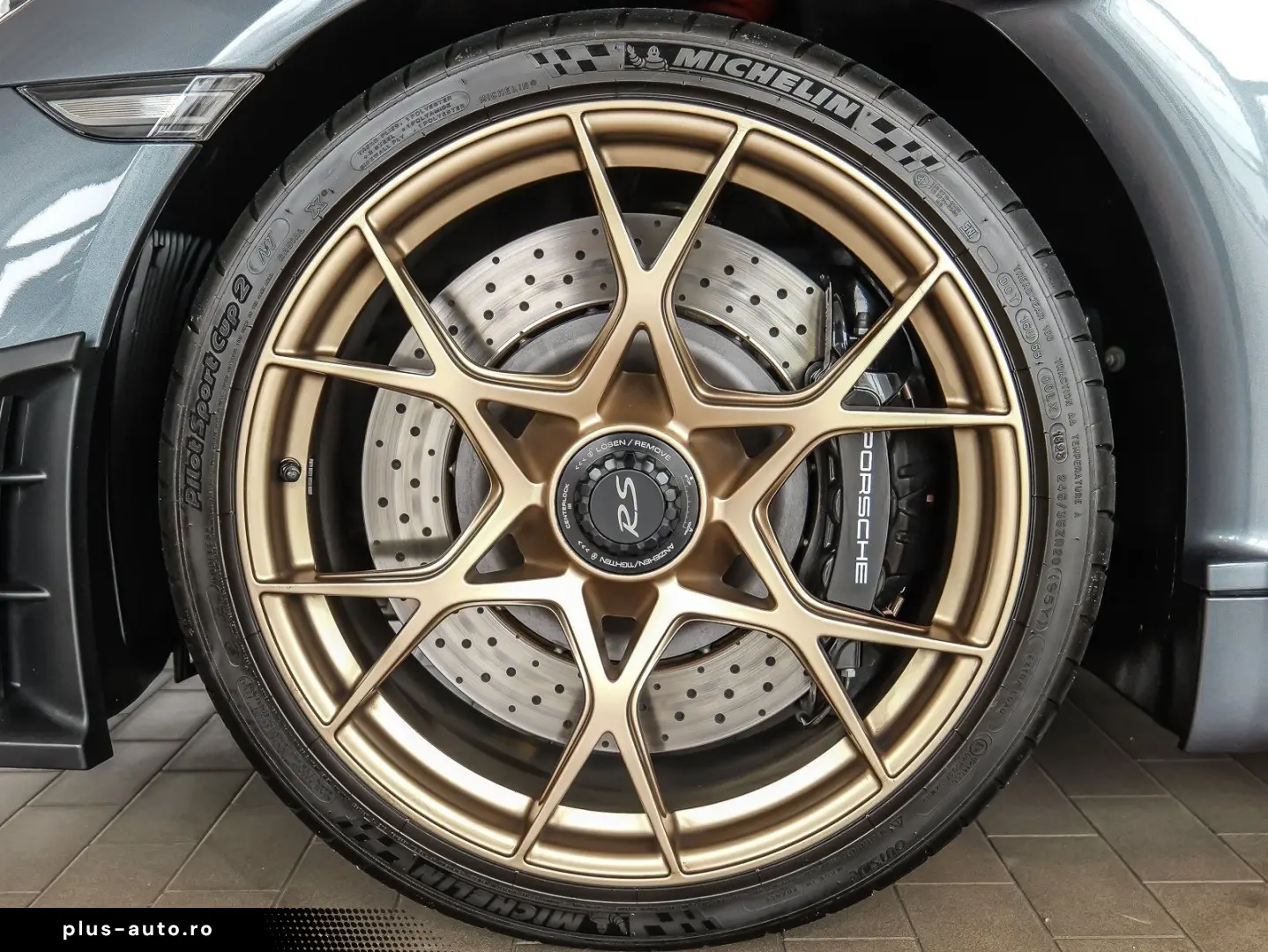 PORSCHE 718 Boxster Spyder RS Weissach Sichtcarbon