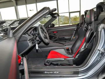 PORSCHE 718 Boxster Spyder RS Weissach Sichtcarbon
