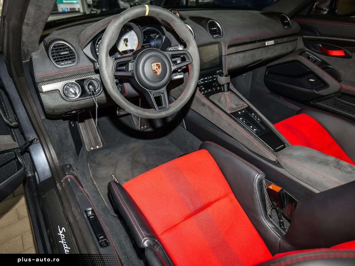 PORSCHE 718 Boxster Spyder RS Weissach Sichtcarbon