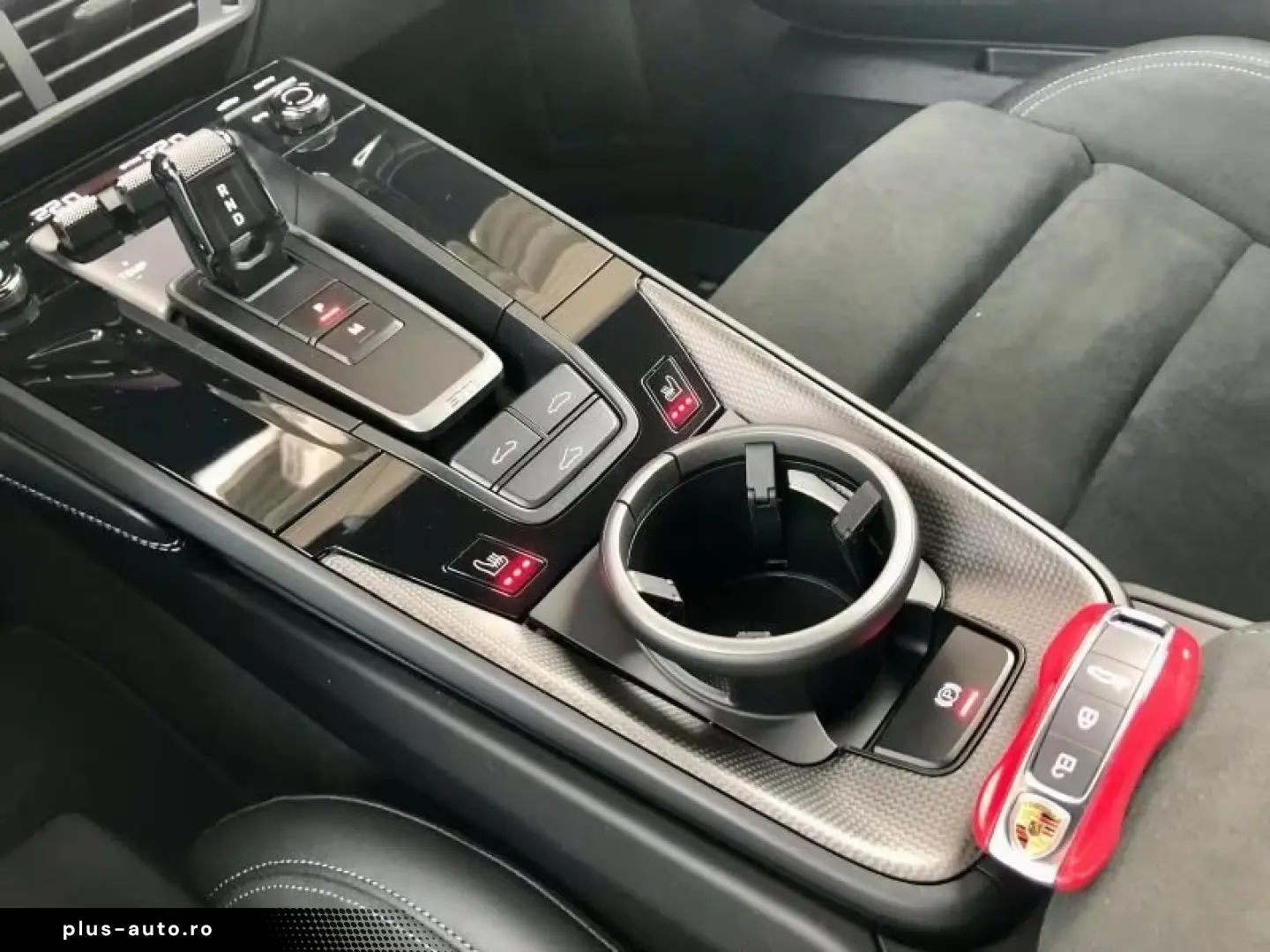 Porsche 992 Carrera 4 GTS CHRONO CARBON PANO LIFT ACC