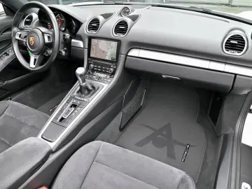 PORSCHE Boxster GTS 4.0 Navi  Carplay  Sitzh.  20 Zoll