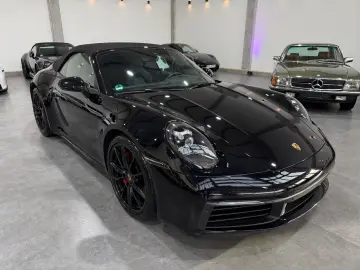 PORSCHE 992 Carrera 4 S Cabriolet Chrono Approved 07.26