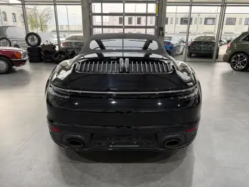 PORSCHE 992 Carrera 4 S Cabriolet Chrono Approved 07.26