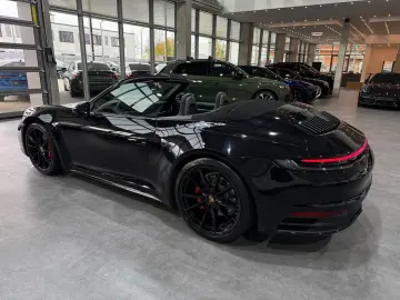 PORSCHE 992 Carrera 4 S Cabriolet Chrono Approved 07.26