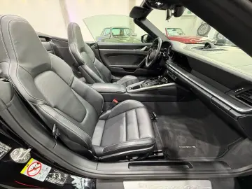 PORSCHE 992 Carrera 4 S Cabriolet Chrono Approved 07.26