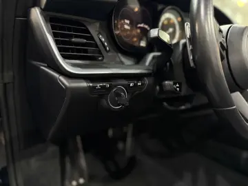 PORSCHE 992 Carrera 4 S Cabriolet Chrono Approved 07.26