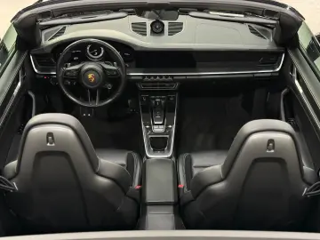 PORSCHE 992 Carrera 4 S Cabriolet Chrono Approved 07.26