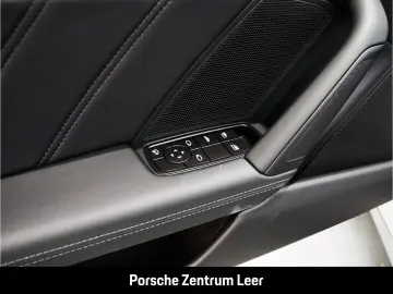 Porsche 911 (992) Carrera S Cabriolet SportDesign Bose C