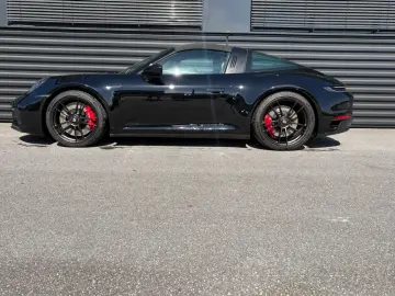 PORSCHE 911-992  Targa 4 GTS-LEDER SCHWARZ MOJAVEBEIGE!!