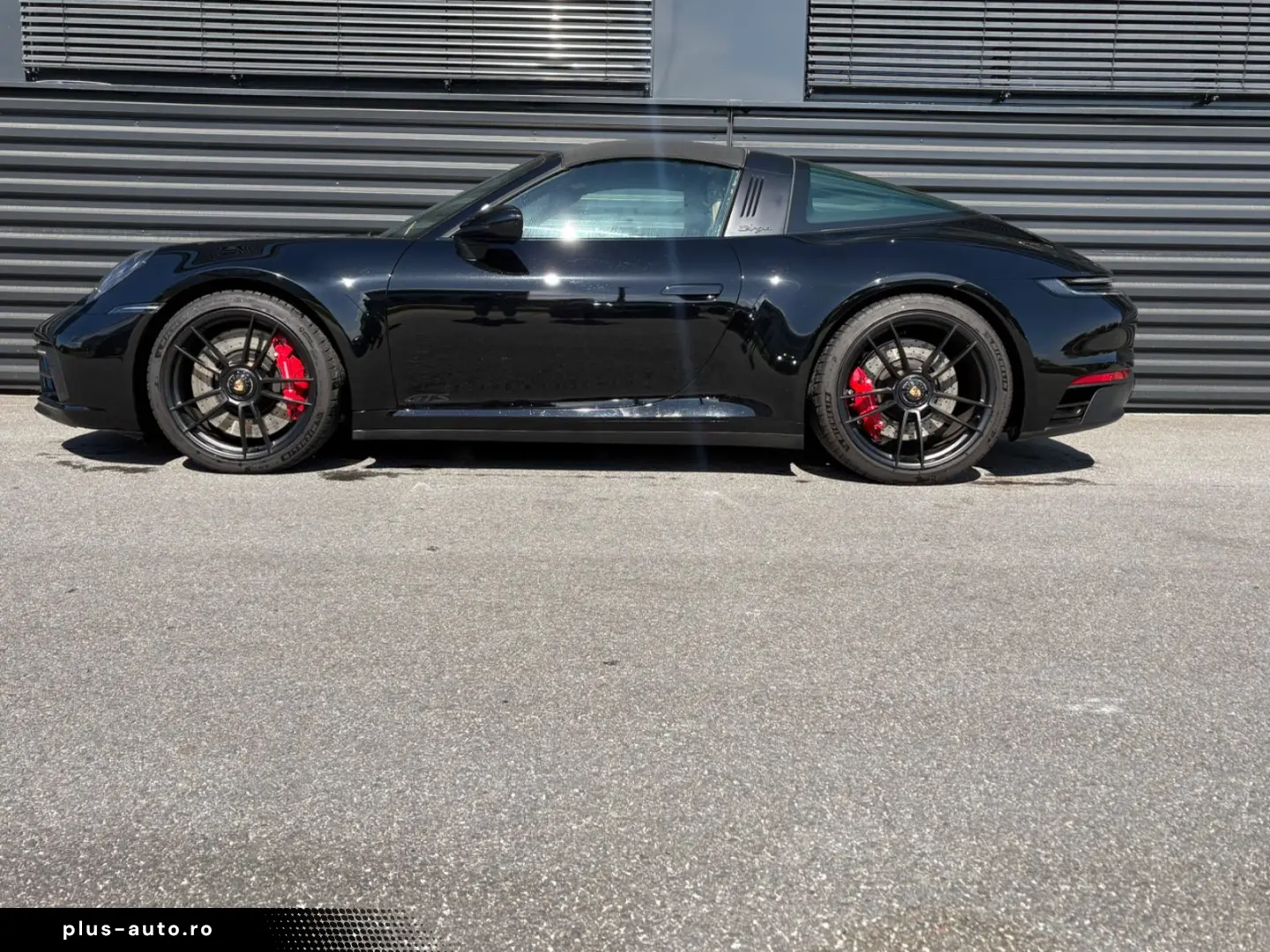 PORSCHE 911-992  Targa 4 GTS-LEDER SCHWARZ MOJAVEBEIGE!!