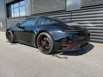 PORSCHE 911-992  Targa 4 GTS-LEDER SCHWARZ MOJAVEBEIGE!!