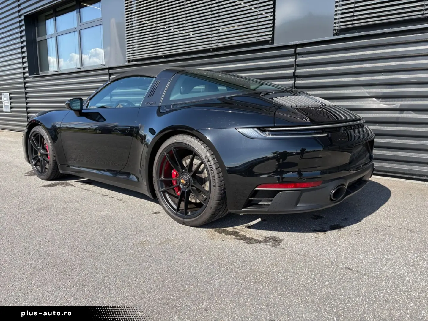 PORSCHE 911-992  Targa 4 GTS-LEDER SCHWARZ MOJAVEBEIGE!!