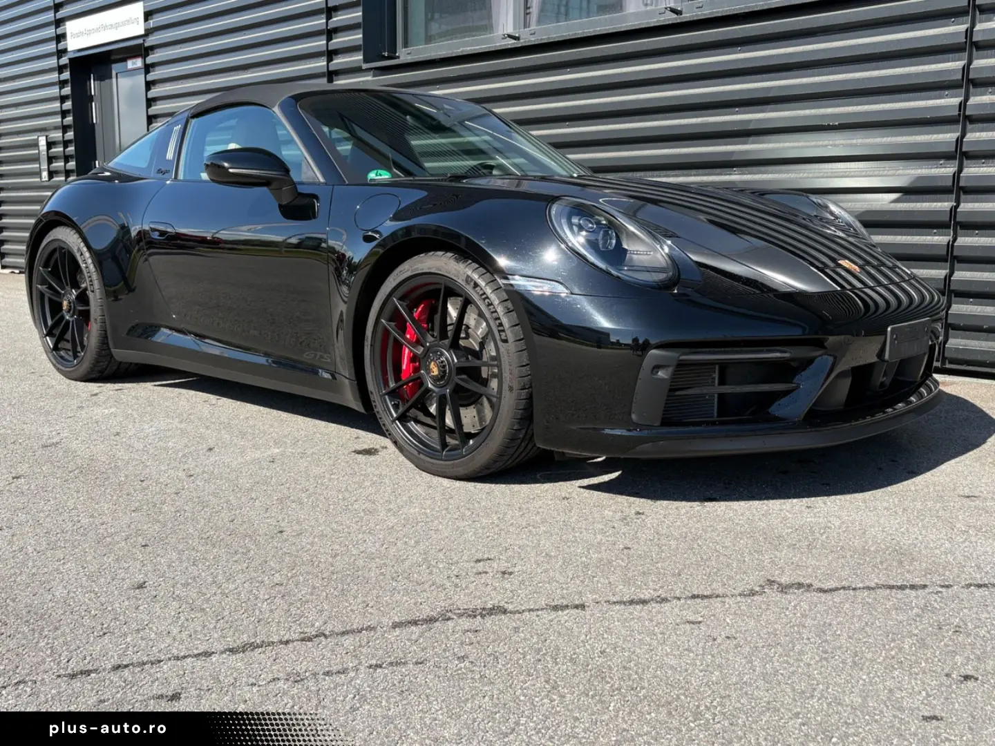 PORSCHE 911-992  Targa 4 GTS-LEDER SCHWARZ MOJAVEBEIGE!!