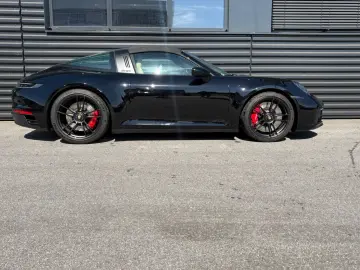 PORSCHE 911-992  Targa 4 GTS-LEDER SCHWARZ MOJAVEBEIGE!!