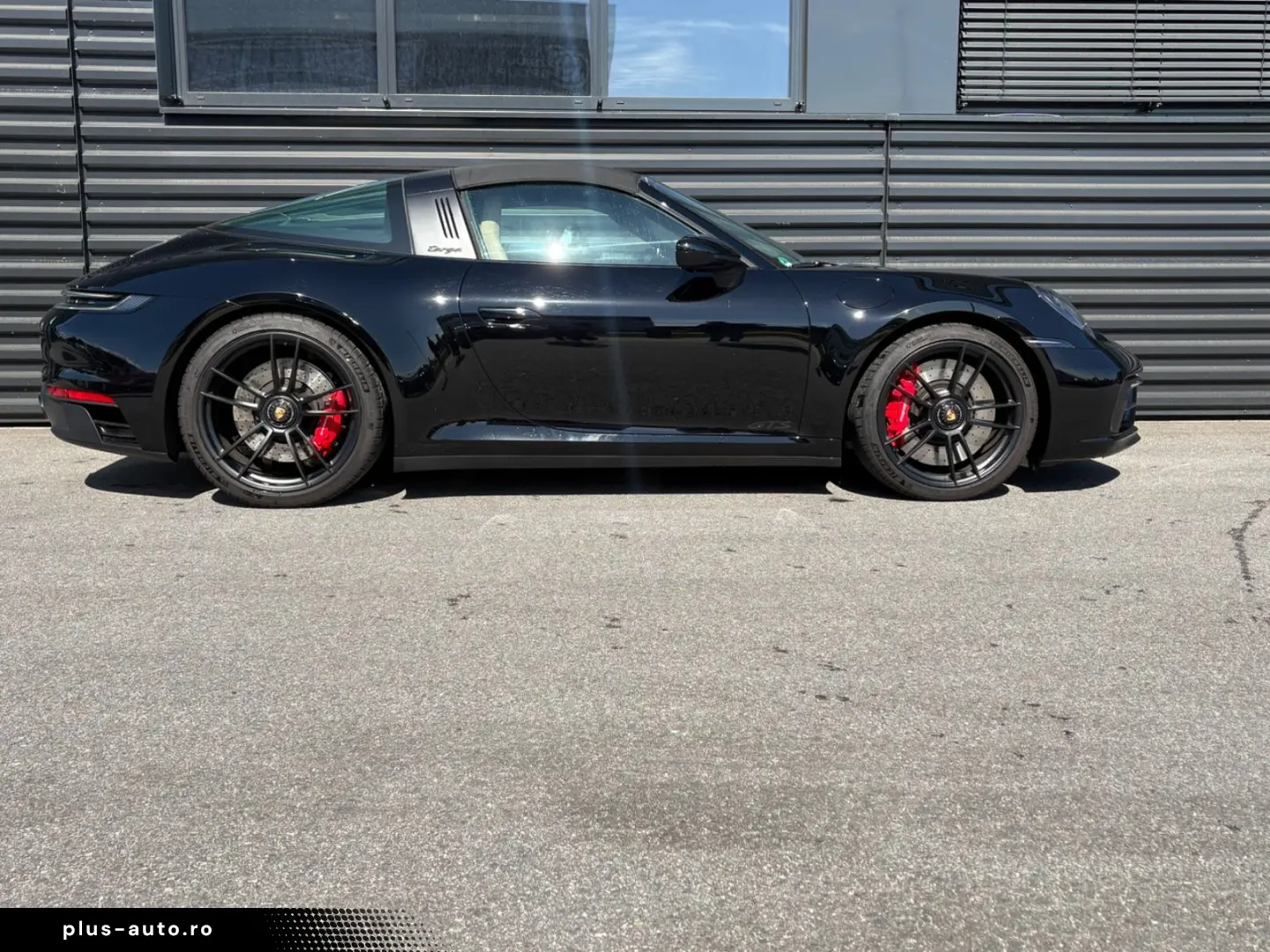 PORSCHE 911-992  Targa 4 GTS-LEDER SCHWARZ MOJAVEBEIGE!!