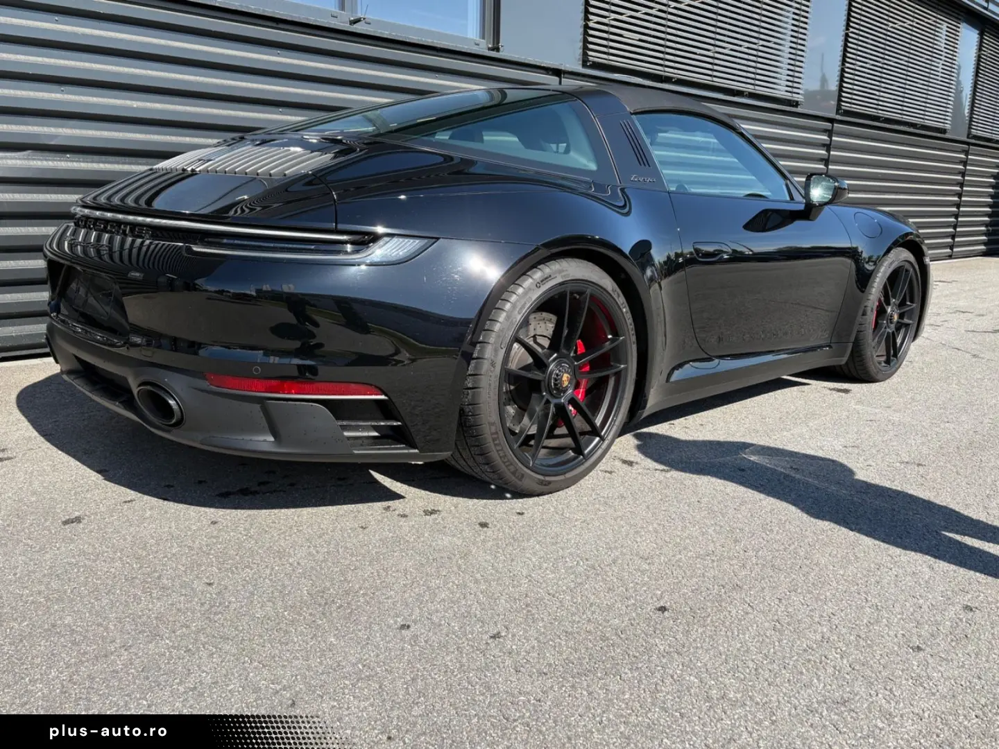 PORSCHE 911-992  Targa 4 GTS-LEDER SCHWARZ MOJAVEBEIGE!!