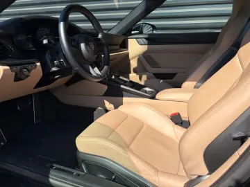 PORSCHE 911-992  Targa 4 GTS-LEDER SCHWARZ MOJAVEBEIGE!!
