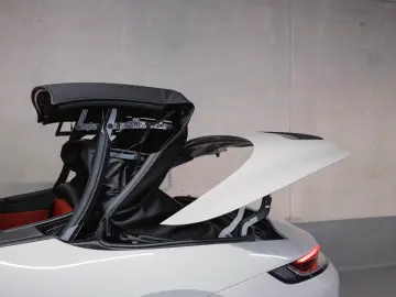Porsche 992 911 Carrera 4 GTS Liftsystem BOSE