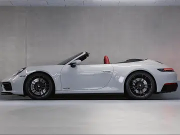Porsche 992 911 Carrera 4 GTS Liftsystem BOSE