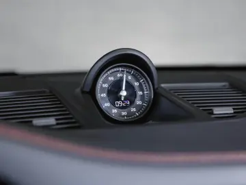 Porsche 992 911 Carrera 4 GTS Liftsystem BOSE