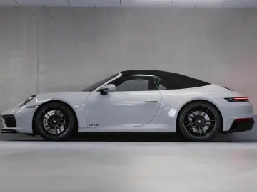 Porsche 992 911 Carrera 4 GTS Liftsystem BOSE