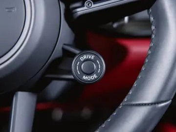 Porsche 992 911 Carrera 4 GTS Liftsystem BOSE