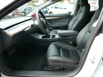 TESLA Model 3 Langstreckenbatt. Allradantrieb 93% SOH
