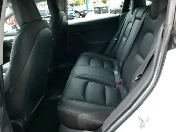 TESLA Model 3 Langstreckenbatt. Allradantrieb 93% SOH