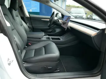 TESLA Model 3 Langstreckenbatt. Allradantrieb 93% SOH