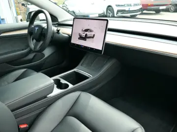 TESLA Model 3 Langstreckenbatt. Allradantrieb 93% SOH