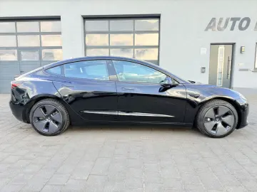 TESLA Model 3 SR AMD
