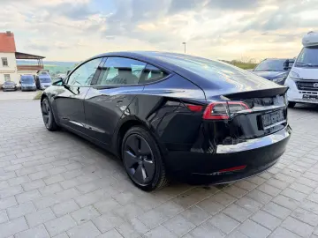 TESLA Model 3 SR AMD