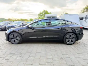 TESLA Model 3 SR AMD