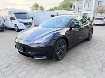 TESLA Model 3 SR AMD
