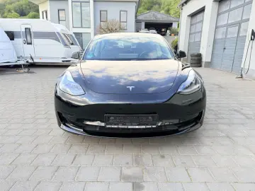 TESLA Model 3 SR AMD