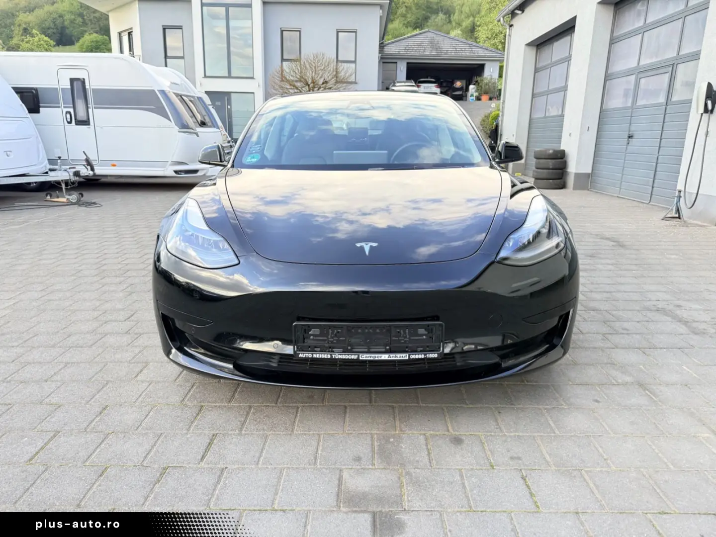 TESLA Model 3 SR AMD