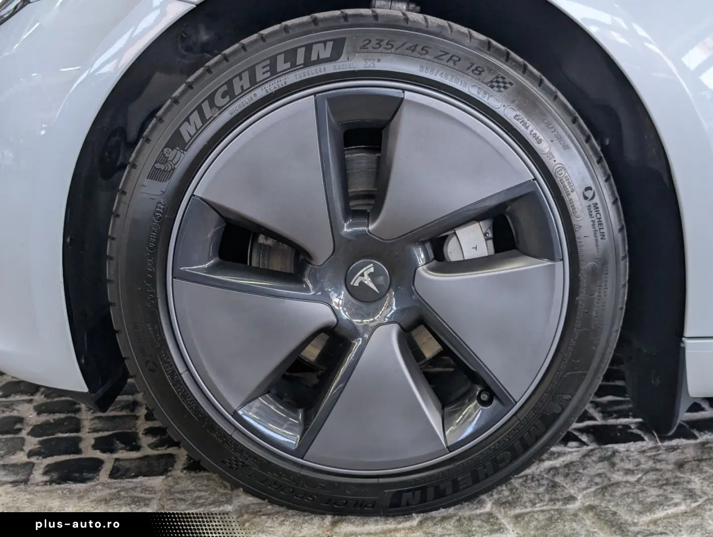 TESLA Model 3 Long Range Dual AWD 360  AMD PANO SOH94%