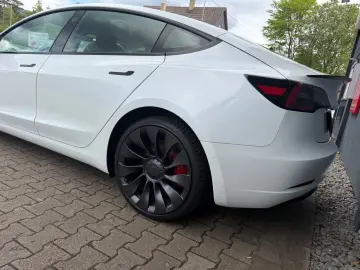 TESLA Model 3 Performance Dual AWD 513PS