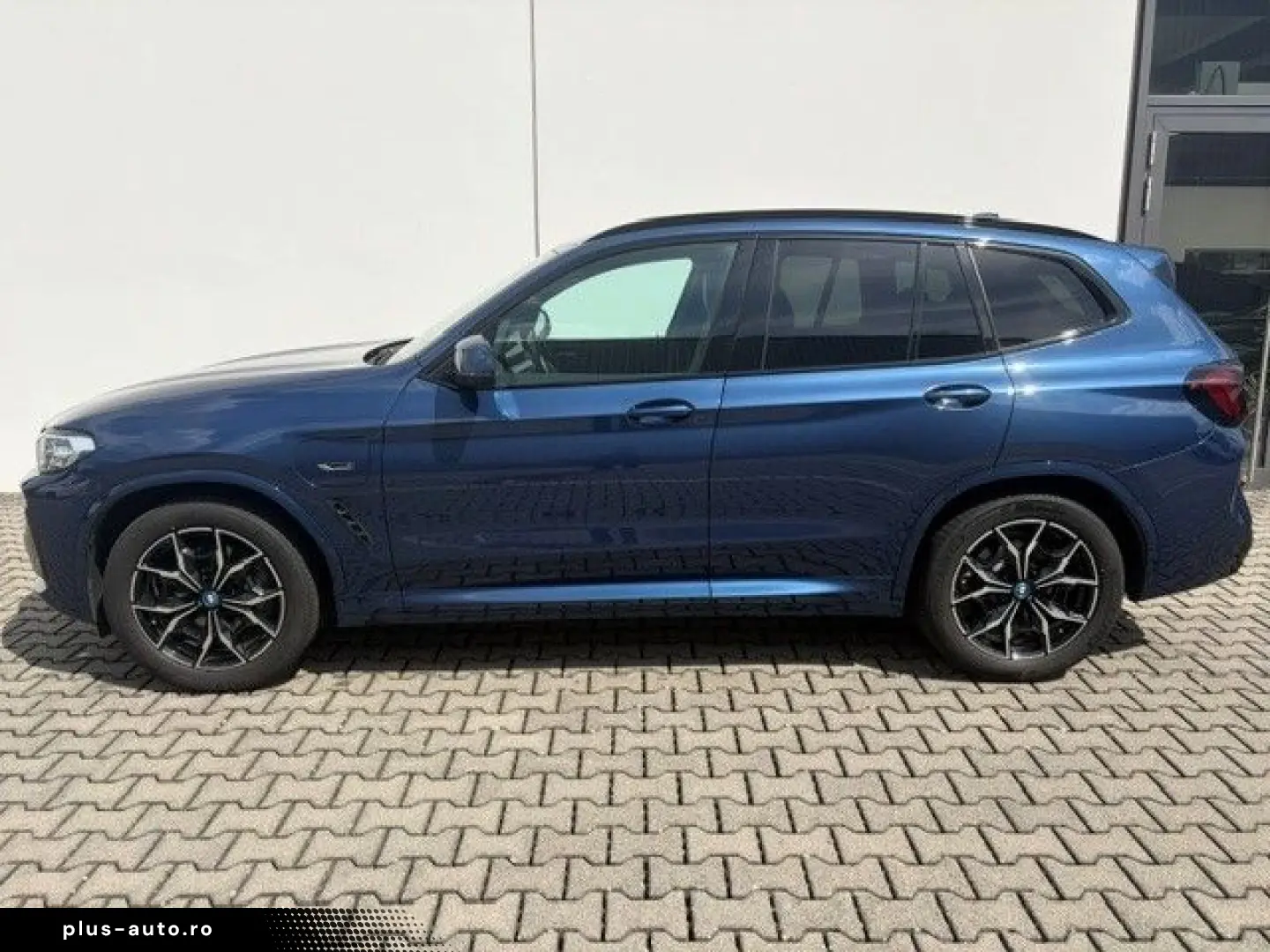 BMW X3 xDrive 30e M-Sport LkHz AHK PANO Parkass