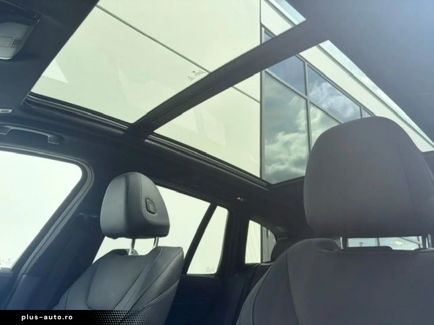 BMW X3 xDrive 30e M-Sport LkHz AHK PANO Parkass