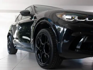ALFA ROMEO Stelvio Quadrifoglio Q4 Pano H&K ACC