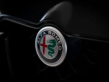 ALFA ROMEO Stelvio Quadrifoglio Q4 Pano H&K ACC