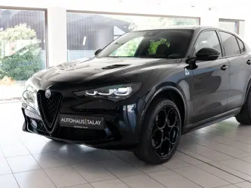 ALFA ROMEO Stelvio Quadrifoglio Q4 Pano H&K ACC